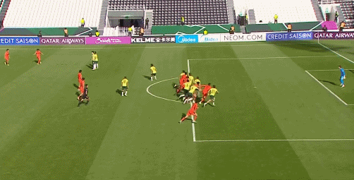 开云-半场压哨破门！彭啸轰世界波，媒体人热议：8位数身价还得涨