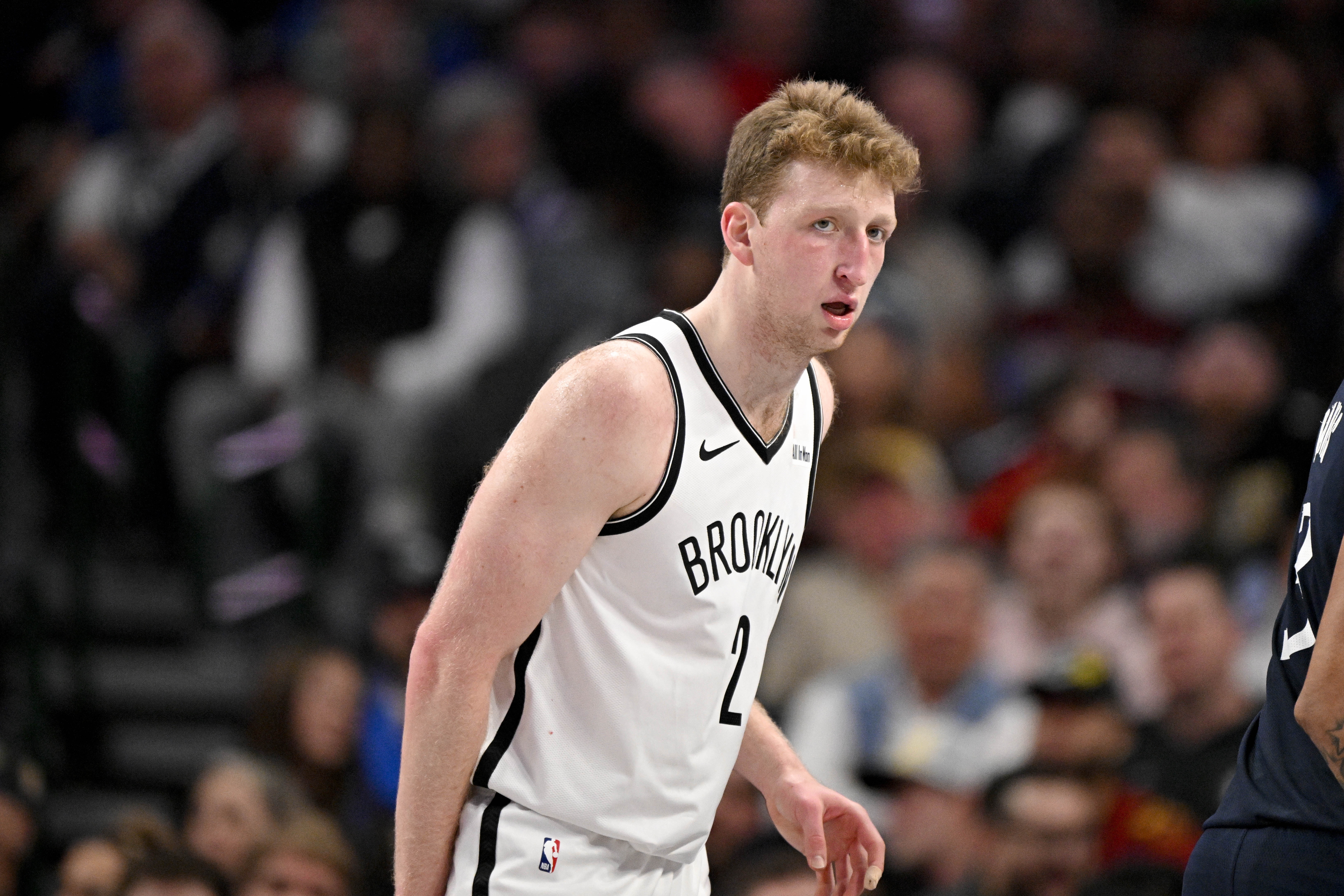 kaiyun.com-打停公牛！新秀沃尔夫篮下分球助夏普扣篮 随后自己强投三分命中