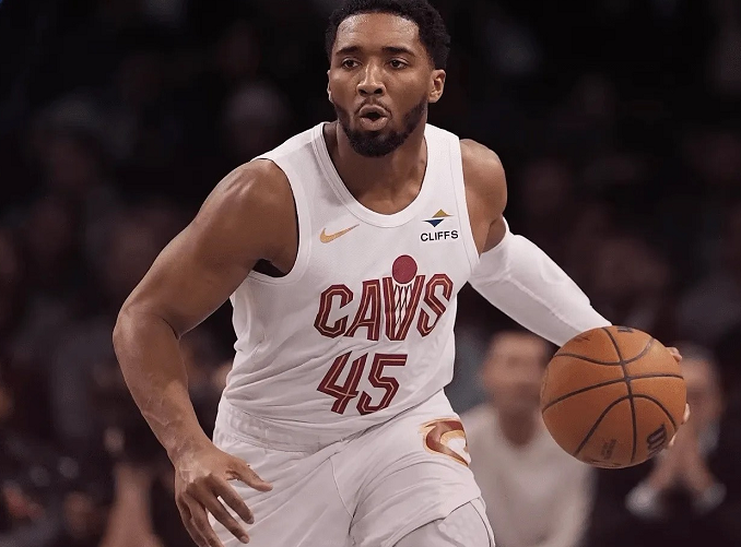 kaiyun-切特30+14+5+2+4无缘今日最佳！对不起，你碰到创纪录的米切尔了