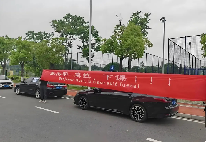 开云-武汉三镇换帅如翻书!邓卓翔又要来背锅,他能拯救这座城吗?|莫拉|中超|李金羽|俱乐部|球队_新浪新闻